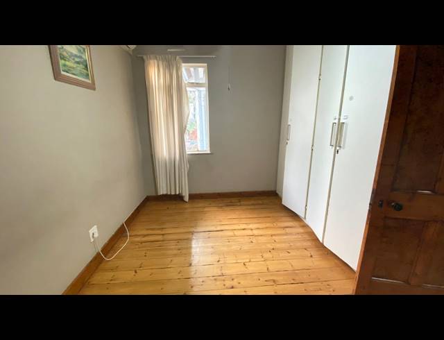2.5 BEDROOM FLAT TO LET IN ESSENWOOD